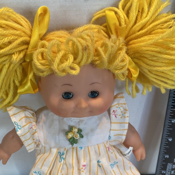 Vintage 1980s Ocean Toys Doll - Picture 4 of 4